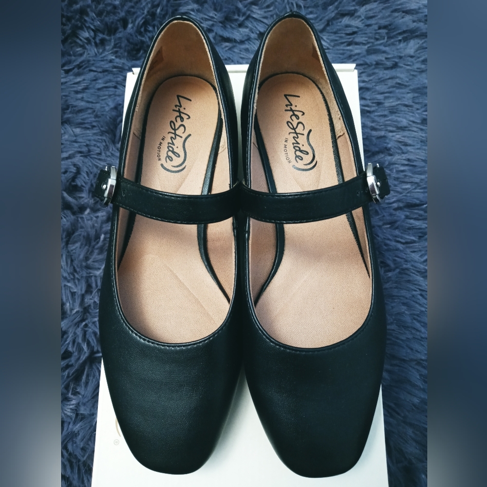 LifeStride Comfort Mary Janes 6.5